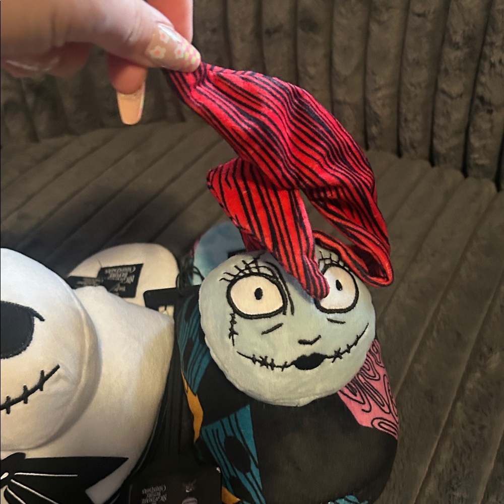 BNWT Disney Nightmare Before Christmas Jack & Sally Slippers Size 7/8 - Picture 3 of 6